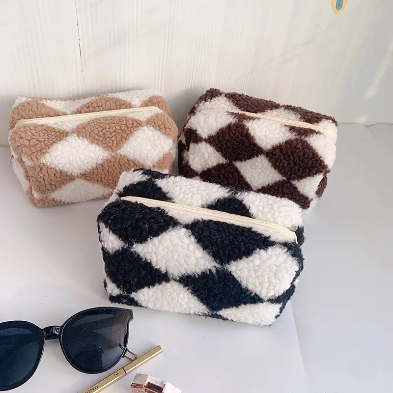 sherpa-fleece-makeup-bag (1)